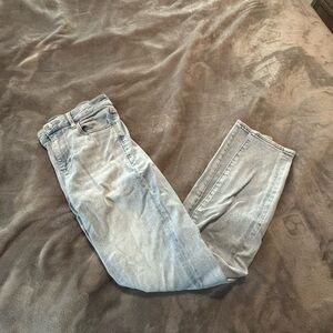 American Eagle Outfitters Light Wash Hi-Rise Jegging